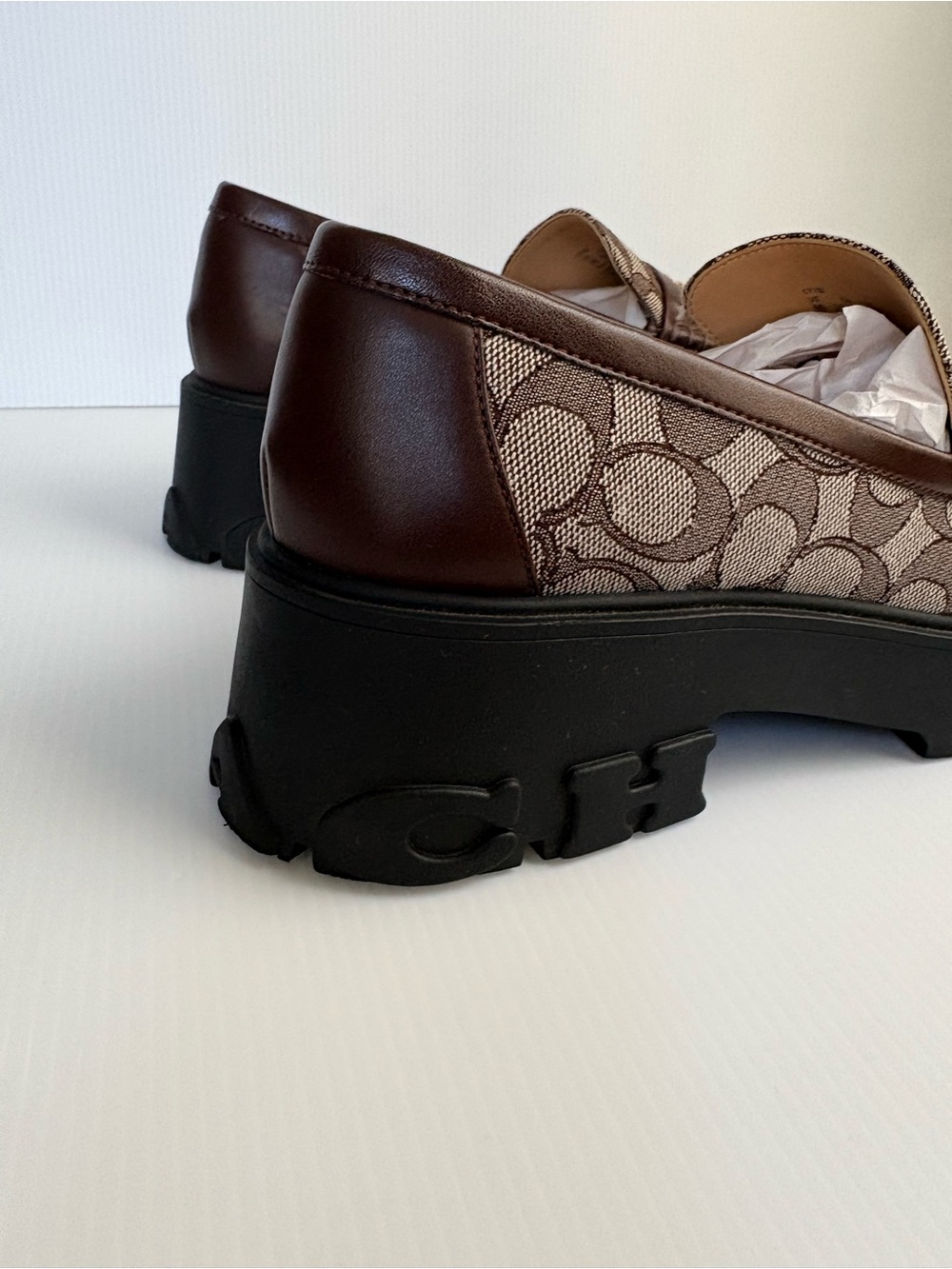 Coach Ruthie Loafer In Signature Jacquard Size 9 B -EUC - Picture 9 of 17